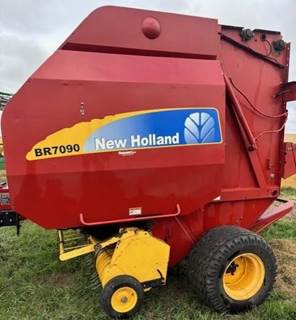 New Holland BR7090 Round Hay Baler