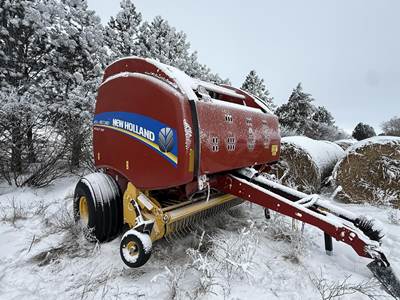 New Holland ROLL-BELT 560 Round Hay Baler