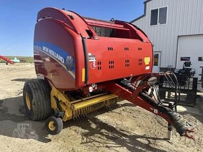 New Holland ROLL-BELT 560 Round Hay Baler