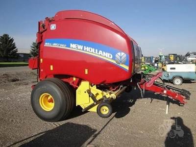 New Holland ROLL-BELT 560 Round Hay Baler