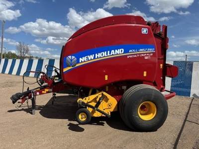New Holland ROLL-BELT 560 Round Hay Baler