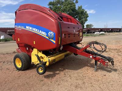 New Holland ROLL-BELT 560 Round Hay Baler