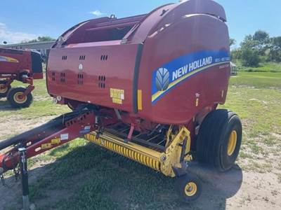 New Holland ROLL-BELT 560 Round Hay Baler