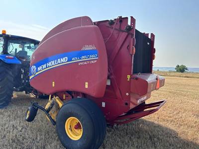 New Holland ROLL-BELT 560 Round Hay Baler