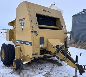 Vermeer 605N Round Hay Baler