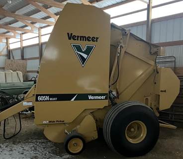 Vermeer 605N Round Hay Baler