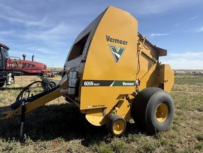 Vermeer 605N Round Hay Baler