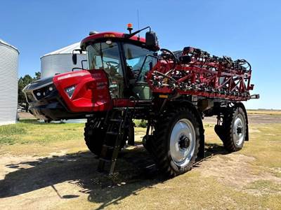 Case IH PATRIOT 4350 Self-Propelled Sprayer