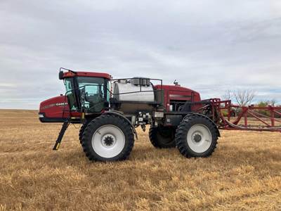 Case IH PATRIOT 4420 Self-Propelled Sprayer