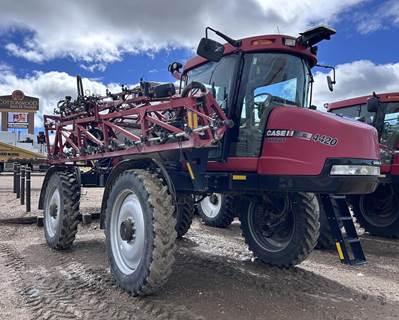 Case IH PATRIOT 4420 Self-Propelled Sprayer