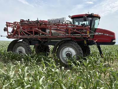 Case IH PATRIOT 4430 Self-Propelled Sprayer