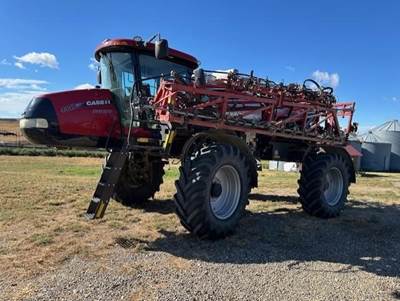 Case IH PATRIOT 4440 Self-Propelled Sprayer