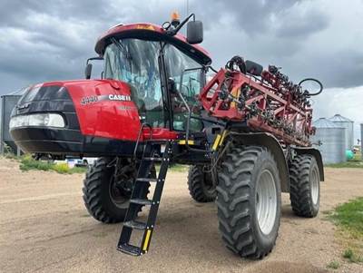 Case IH PATRIOT 4440 Self-Propelled Sprayer