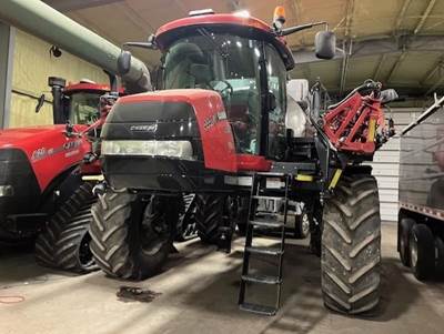 Case IH PATRIOT 4440 Self-Propelled Sprayer