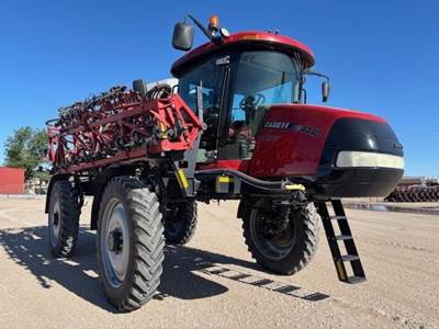 Case IH PATRIOT 4440 Self-Propelled Sprayer