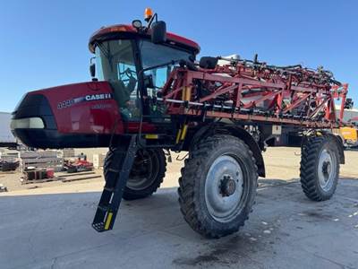 Case IH PATRIOT 4440 Self-Propelled Sprayer