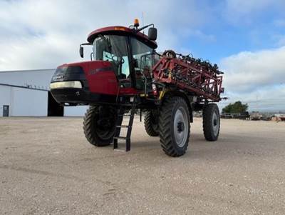Case IH PATRIOT 4440 Self-Propelled Sprayer