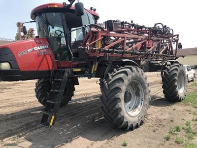 Case IH PATRIOT 4440 Self-Propelled Sprayer