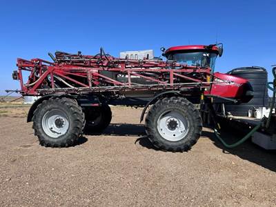 Case IH PATRIOT 4440 Self-Propelled Sprayer