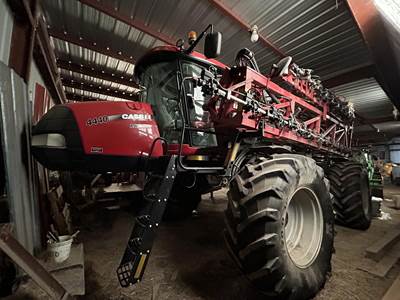 Case IH PATRIOT 4440 Self-Propelled Sprayer