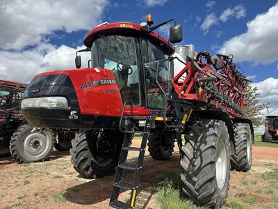 Case IH PATRIOT 4440 Self-Propelled Sprayer