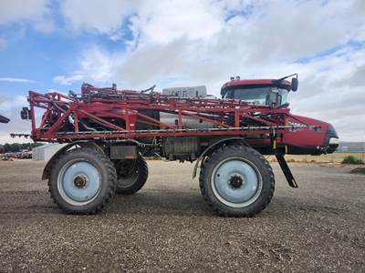 Case IH PATRIOT 4440 Self-Propelled Sprayer