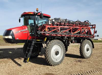 Case IH PATRIOT 4440 Self-Propelled Sprayer