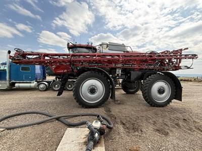 Case IH PATRIOT 4450 Self-Propelled Sprayer