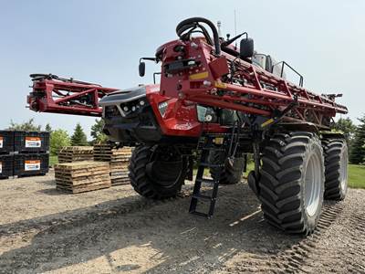 Case IH PATRIOT 4450 Self-Propelled Sprayer
