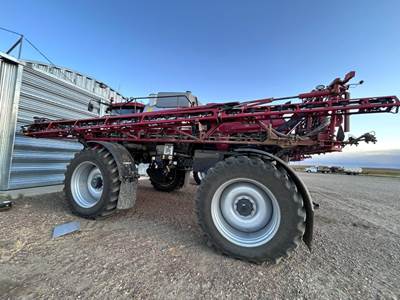 Case IH PATRIOT 4450 Self-Propelled Sprayer