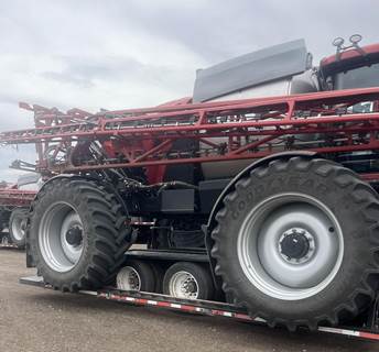 Case IH PATRIOT 4450 Self-Propelled Sprayer