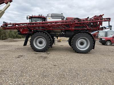 Case IH PATRIOT 4450 Self-Propelled Sprayer