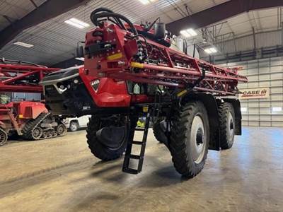 Case IH PATRIOT 4450 Self-Propelled Sprayer