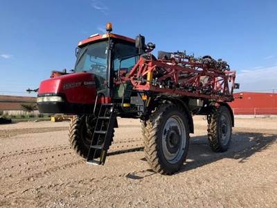 Case IH Patriot 3330 Self-Propelled Sprayer