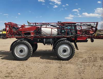 Case IH Patriot 3330 Self-Propelled Sprayer