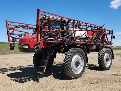 Case IH Patriot 3330 Self-Propelled Sprayer