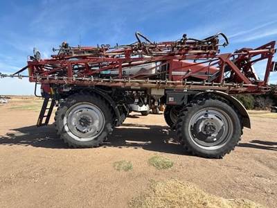 Case IH Patriot 3330 Self-Propelled Sprayer
