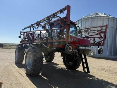 Case IH Patriot 3330 Self-Propelled Sprayer