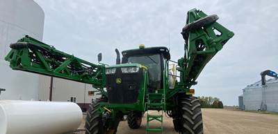 John Deere R4060 Self-Propelled Sprayer