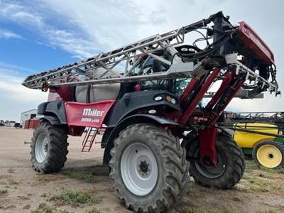 Miller NITRO 5400 Self-Propelled Sprayer