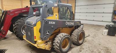 John Deere 332E Skid Steer