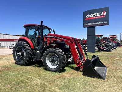 Case IH FARMALL 140A Tractor