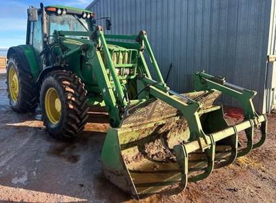 John Deere 7220 Tractor
