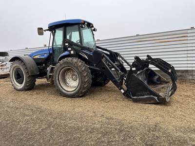 New Holland TV6070 Tractor