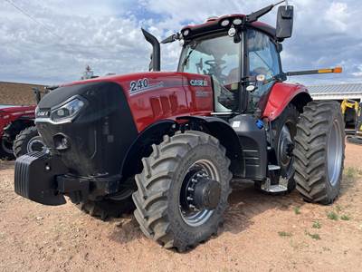 Case IH MAGNUM 240 CVX Tractor