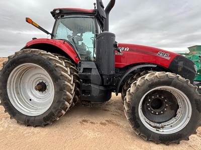Case IH MAGNUM 295 Tractor