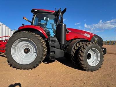 Case IH MAGNUM 355 CVX Tractor