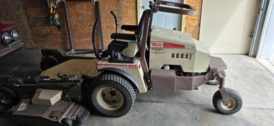 Grasshopper 900D Zero Turn Mower