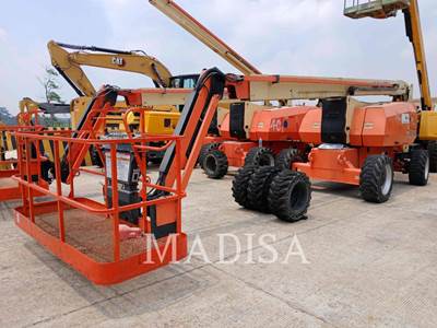 JLG 800 AJ Boom Lift