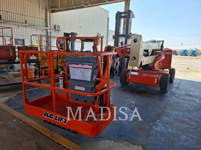 JLG E450AJ Boom Lift